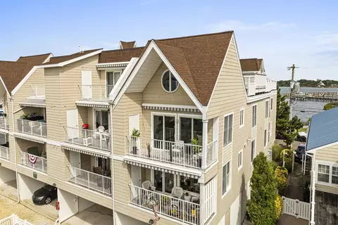 1415 Harbor Ln #202, Cape May, NJ 08204