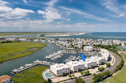 1100 Ocean Dr #305, Avalon, NJ 08202