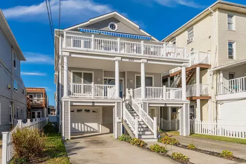 222 E Spencer Ave #B, Wildwood, NJ 08260
