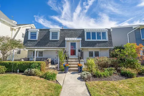 31 Spruce Rd, Ocean City, NJ 08226