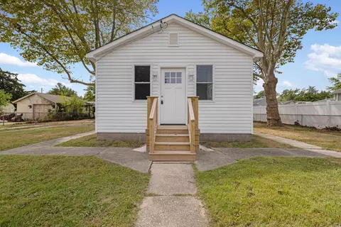 32 W Greenwood Ave, Villas, NJ 08251