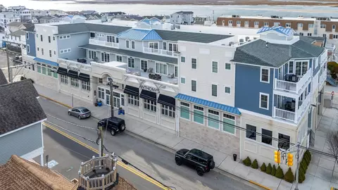 8600 Landis Ave #201, Sea Isle City, NJ 08243