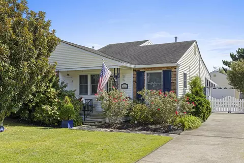 1110 Pennsylvania Ave, Cape May, NJ 08204