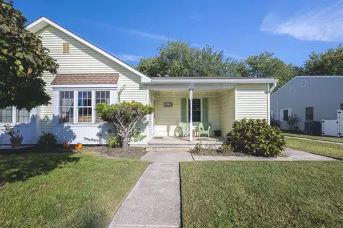 1311 Vermont Ave # B, Cape May, NJ 08204