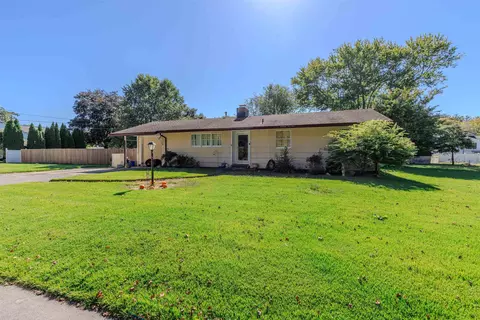 27 Secluded Ln, Rio Grande, NJ 08242