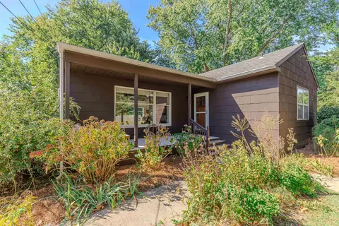 123 Stimpson Ln, West Cape May, NJ 08204