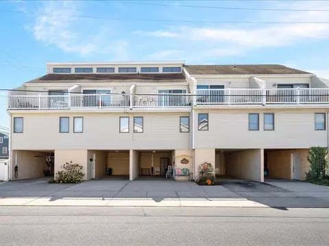 8400 Landis Ave #3, Sea Isle City, NJ 08243