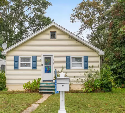 213 Langs Ave, Villas, NJ 08251