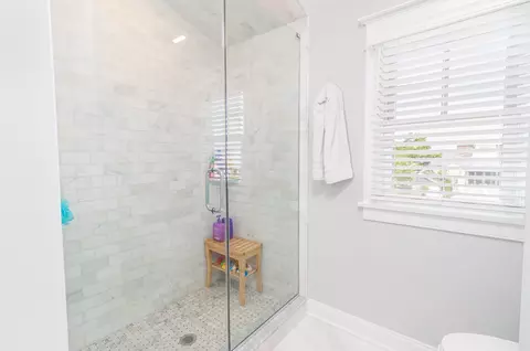 Bath - 8 E 27th St #WEST, Avalon, NJ 08202 photo 5 of 5