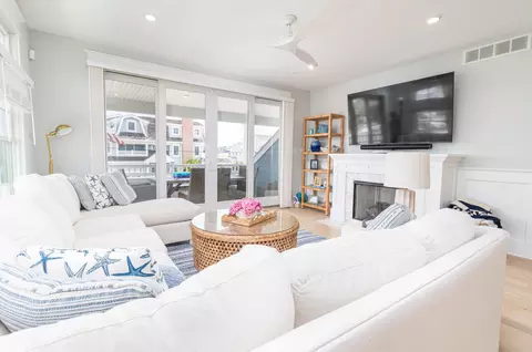Living - 8 E 27th St #WEST, Avalon, NJ 08202 photo 3 of 3
