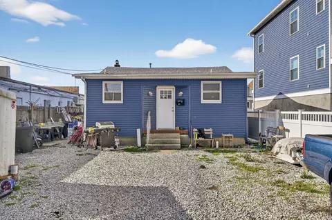 106 W Youngs Ave, Wildwood, NJ 08260