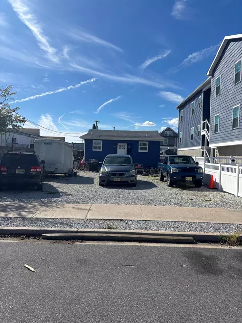 106 W Youngs Ave, Wildwood, NJ 08260