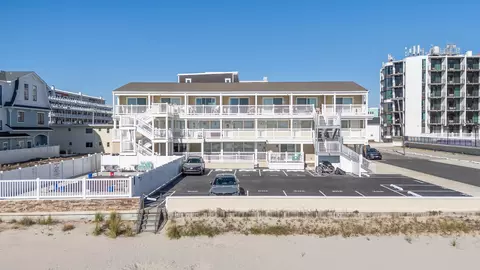 422 E Farragut Rd #304, Wildwood Crest, NJ 08260