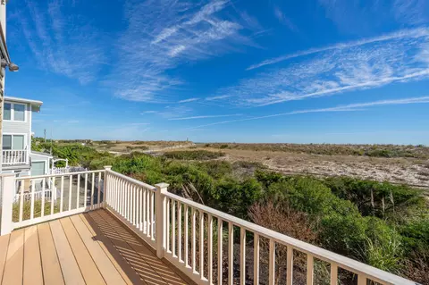 Exterior - 83 E 13th St, Avalon, NJ 08202 photo 2 of 5