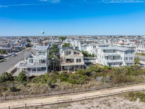 View/Area - 83 E 13th St, Avalon, NJ 08202 photo 4 of 7