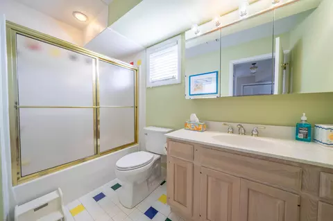 Bath - 83 E 13th St, Avalon, NJ 08202 photo 3 of 4