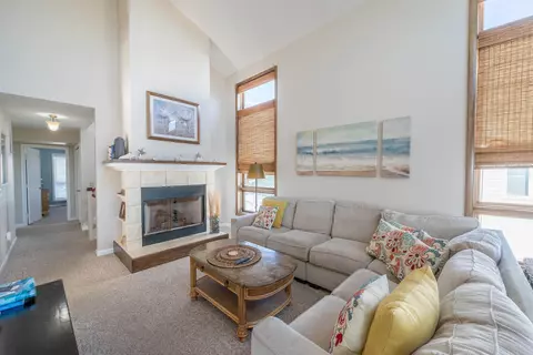 Living - 83 E 13th St, Avalon, NJ 08202 photo 1 of 3