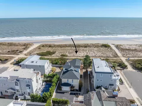83 E 13th St, Avalon, NJ 08202