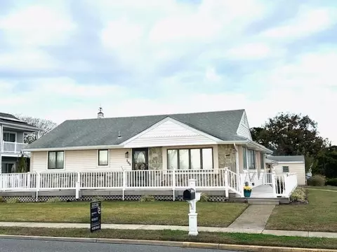105 Beach Dr, North Cape May, NJ 08204