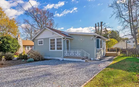 10 N 9th St, Del Haven, NJ 08251