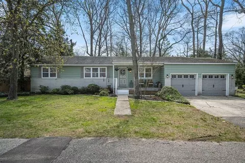 331 Holly Ln, Erma, NJ 08204