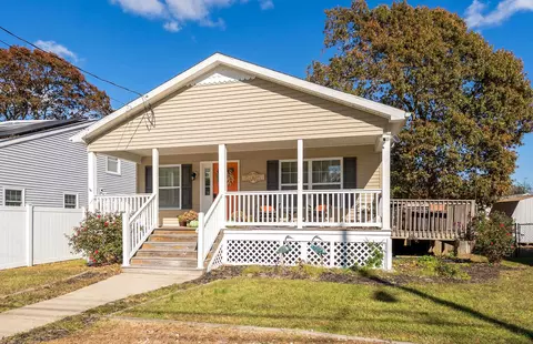 15 Cardinal Ave, Villas, NJ 08251