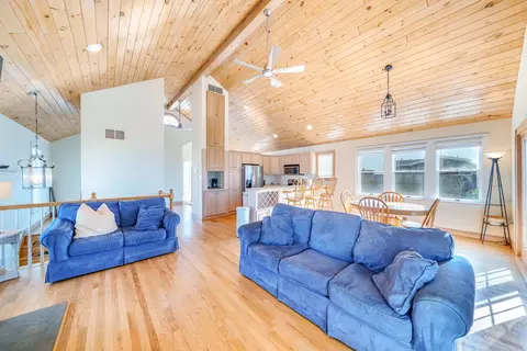 Living - 18 E Winthrop Ave, Strathmere, NJ 08248 photo 3 of 3