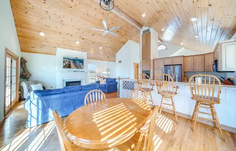 Dining - 18 E Winthrop Ave, Strathmere, NJ 08248 photo 2 of 2