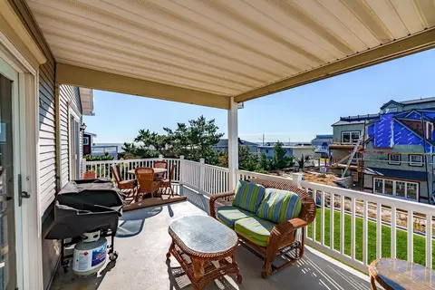 Exterior - 18 E Winthrop Ave, Strathmere, NJ 08248 photo 3 of 3