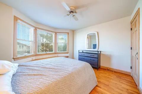 Bedroom - 18 E Winthrop Ave, Strathmere, NJ 08248 photo 2 of 3