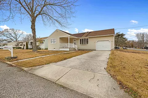 315 E Drumbed Rd, Villas, NJ 08251