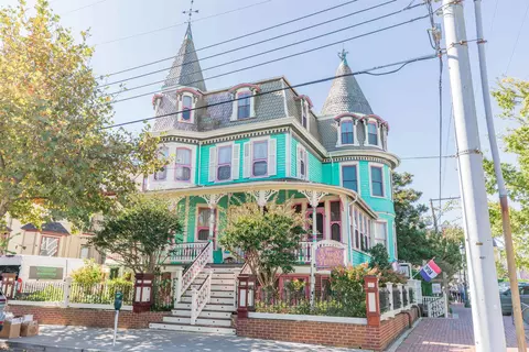 42 Jackson St #3, Cape May, NJ 08204