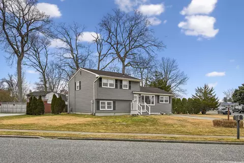 200 Willow Dr, North Cape May, NJ 08204