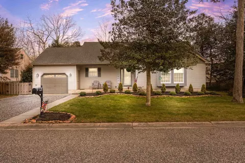 14 Thistle Ln, North Cape May, NJ 08204