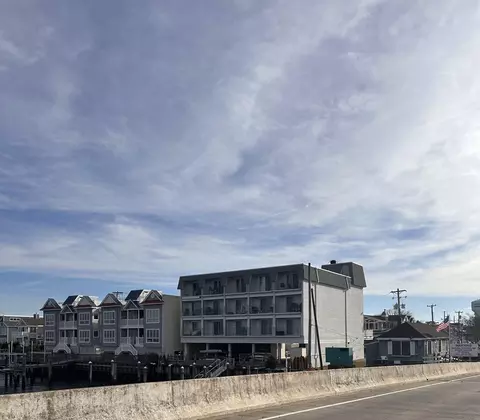 9511 Sunset Dr #401, Stone Harbor, NJ 08247