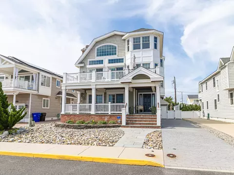 74 W 7th St, Avalon, NJ 08202