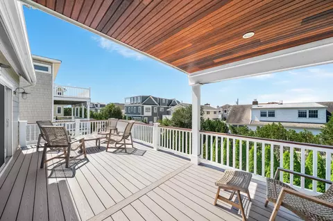 Exterior - 46 E 18th St, Avalon, NJ 08202 photo 11 of 13