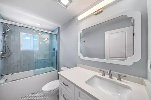 Bath - 46 E 18th St, Avalon, NJ 08202 photo 1 of 7