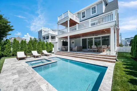Exterior - 46 E 18th St, Avalon, NJ 08202 photo 4 of 13