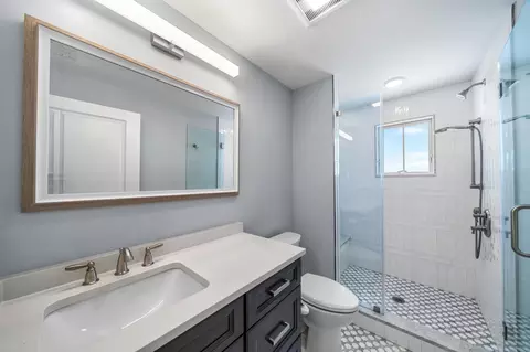 Bath - 46 E 18th St, Avalon, NJ 08202 photo 2 of 7