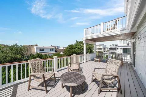 Exterior - 46 E 18th St, Avalon, NJ 08202 photo 10 of 13