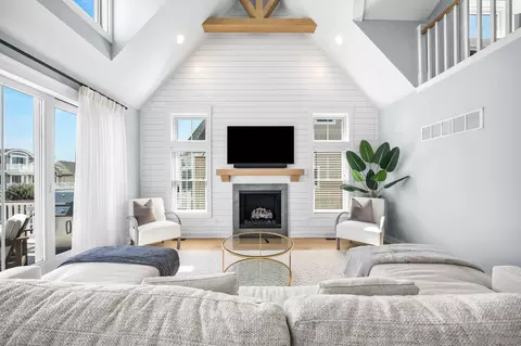 Living - 46 E 18th St, Avalon, NJ 08202 photo 1 of 6