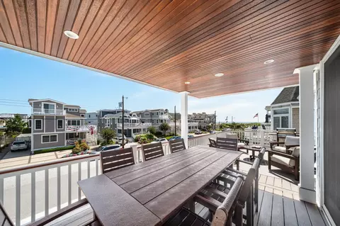 Exterior - 46 E 18th St, Avalon, NJ 08202 photo 12 of 13