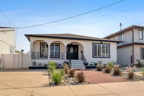 115 W 6th Ave, North Wildwood, NJ 08260