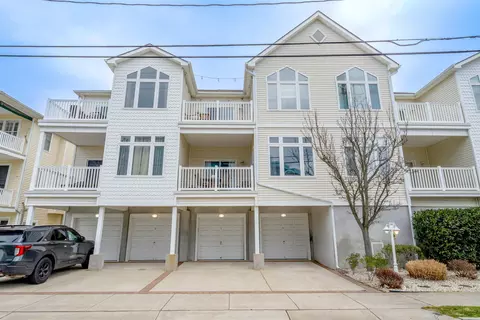 221 E Pine Ave # 101/2, Wildwood, NJ 08260