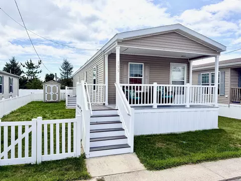 135 Maurice Blvd, Rio Grande, NJ 08242