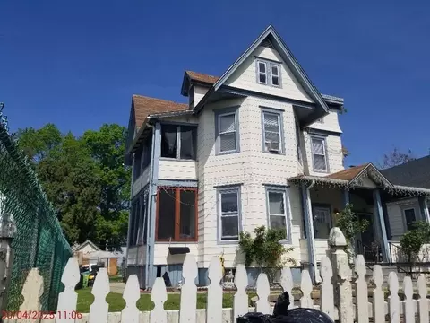 91 8th St, Salem, NJ 08079