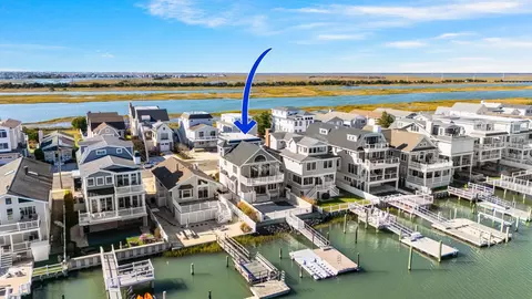 447 24th St, Avalon, NJ 08202