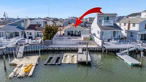 322 SW 15th Ave #INTERCOASTAL WATERWAY, North Wildwood, NJ 08260