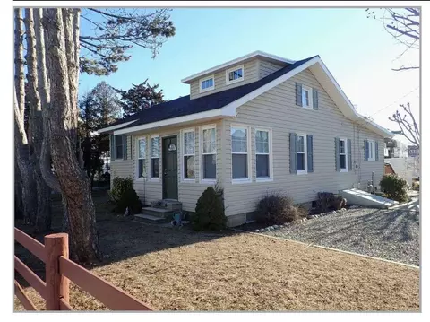 8815 Landis Ave, Sea Isle City, NJ 08243